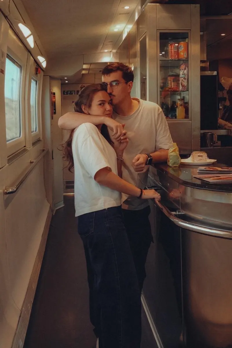 Juntos en el tren entre Roma y Nápoles